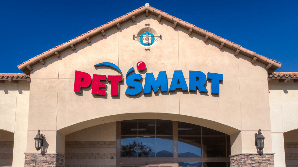 PetSmart attracts new investor