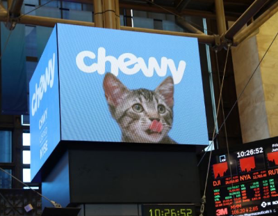 Online pet retail giant Chewy plans to hire several hundred at new Seattle-area office