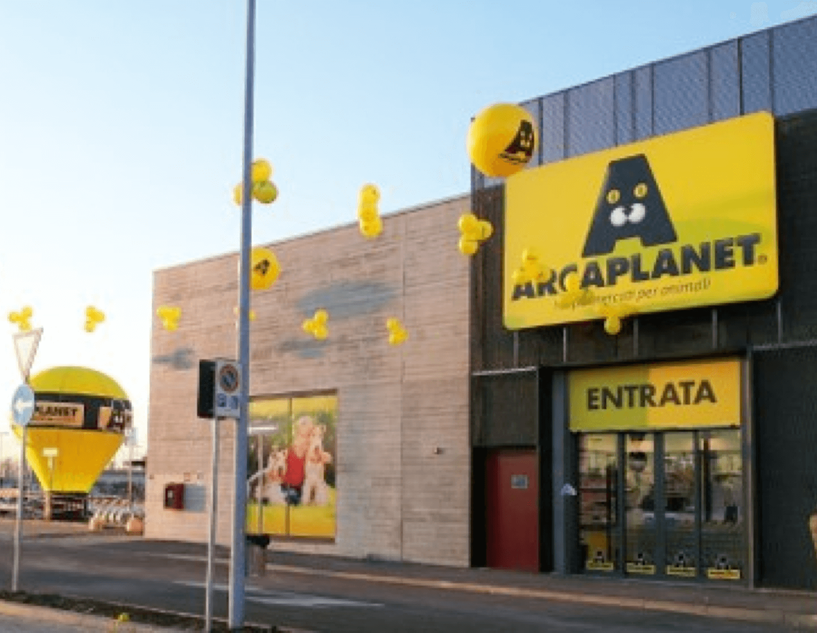 Cinven acquires majority stake in Italian pet care chain Arcaplanet