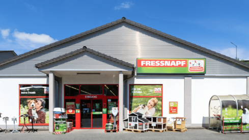 Fressnapf expands pet health insurance in-store