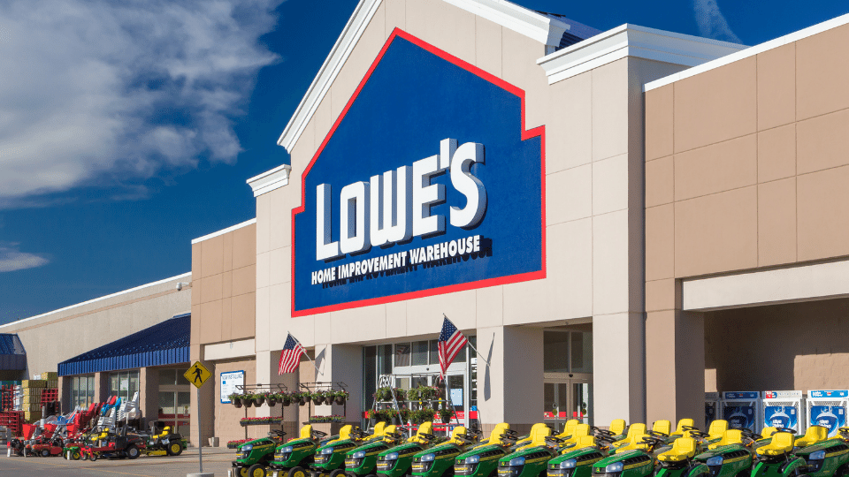 Lowe’s to expand Petco products to 300 additional stores