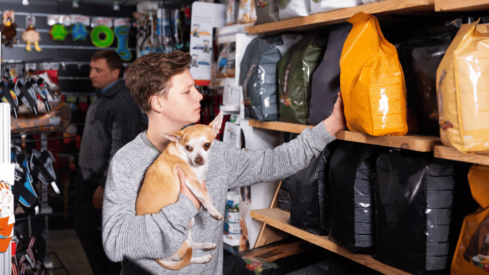 German pet parents opt for cost-saving methods to keep buying quality food