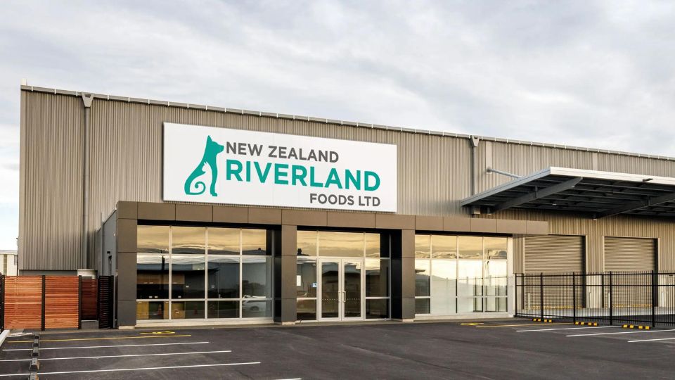 New Zealand minister officially opens new pet food plant