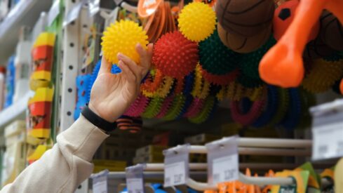 Analysis: Pet retailers grow revenue, but profitability concerns weigh on investor confidence